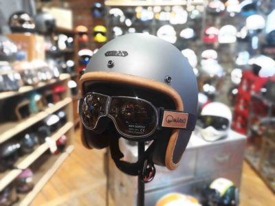 casque moto en boutique