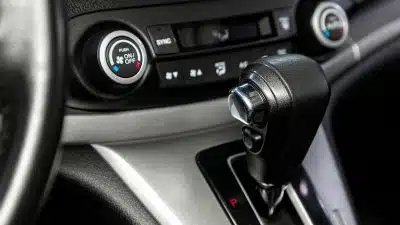 Comprendre le fonctionnement et les avantages d'une boîte de vitesse automatique dans une voiture
