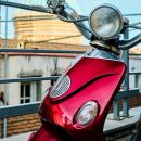 Un scooter électrique 50 cc